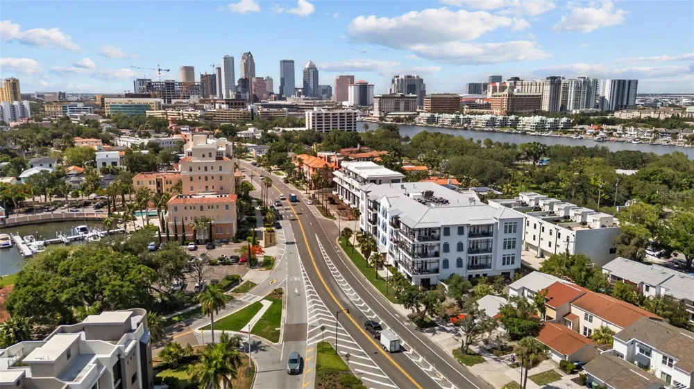 91 DAVIS BOULEVARD #204 Tampa, FL 33606