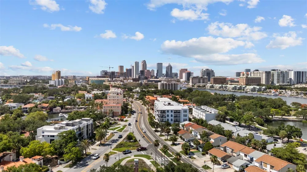 91 DAVIS BOULEVARD #204 Tampa, FL 33606