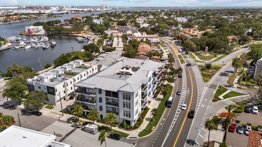91 DAVIS BOULEVARD #204 Tampa, FL 33606