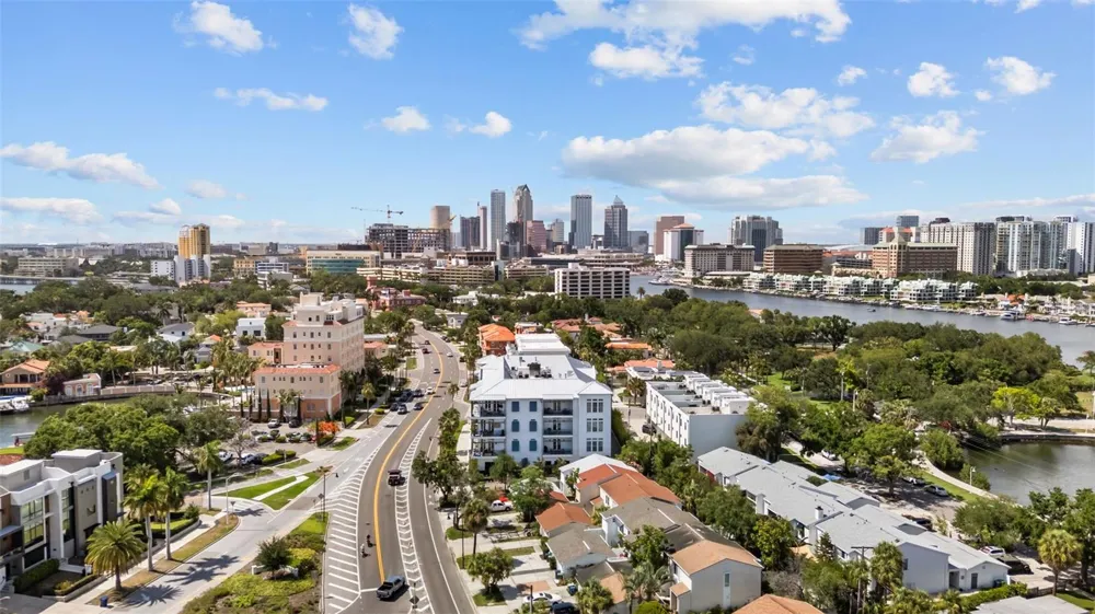 91 DAVIS BOULEVARD #204 Tampa, FL 33606