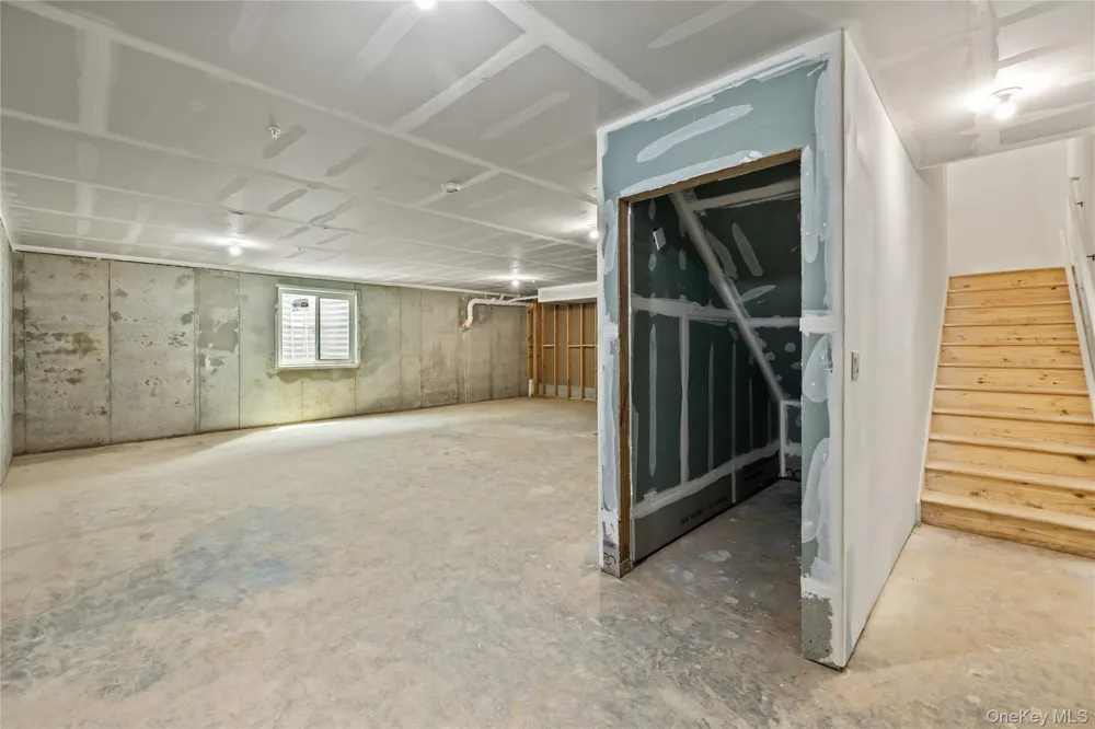105 Cole Avenue #111 Spring Valley, NY 10977