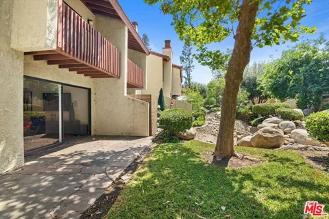 5720 Owensmouth Avenue #142