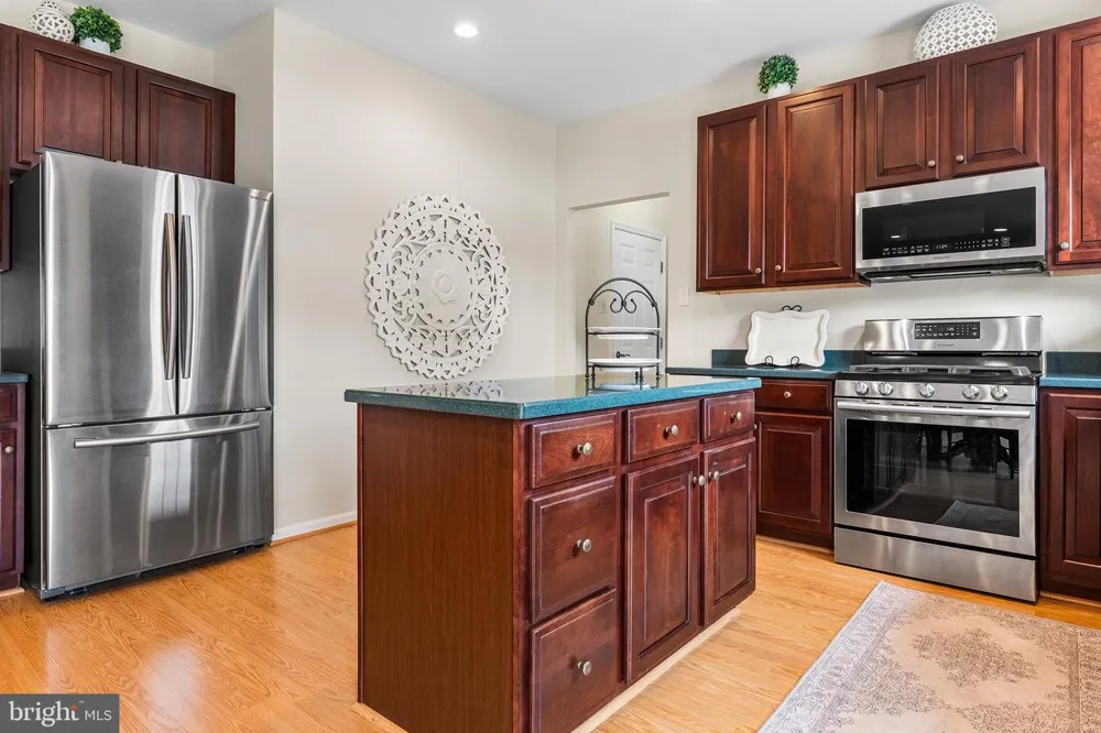 1368 JASPER DRIVE Ambler, PA 19002