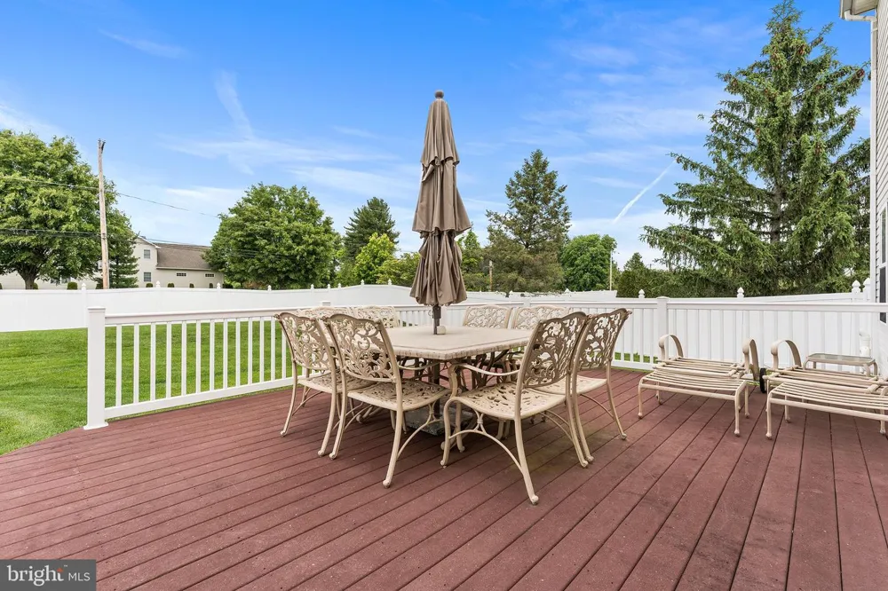 1368 JASPER DRIVE Ambler, PA 19002