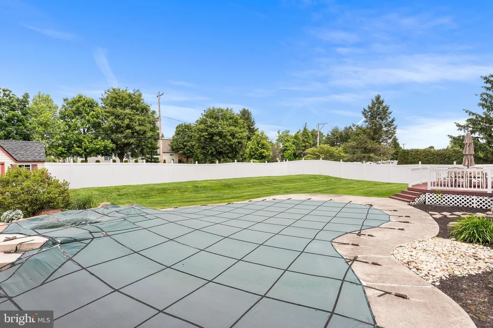 1368 JASPER DRIVE Ambler, PA 19002