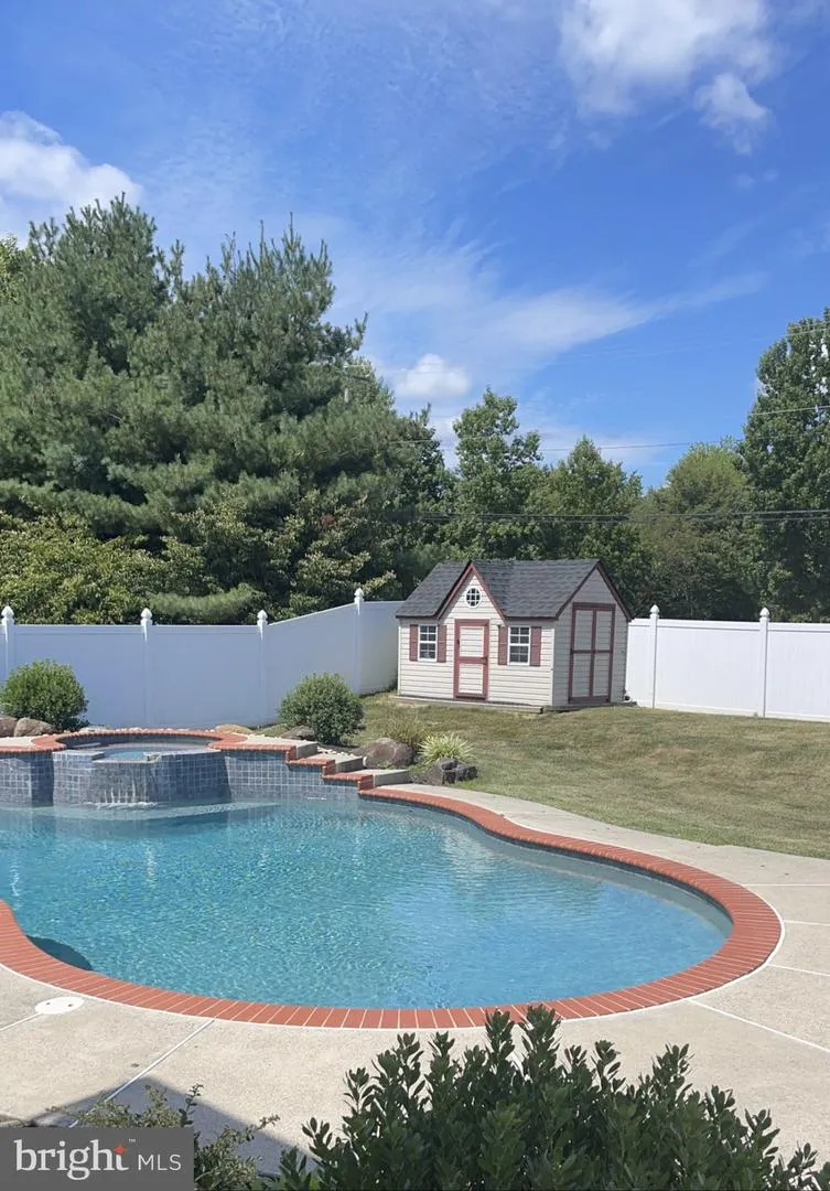 1368 JASPER DRIVE Ambler, PA 19002