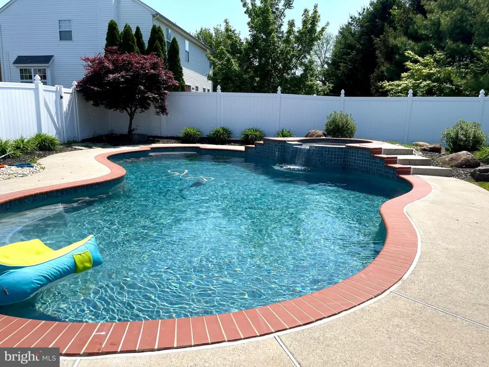 1368 JASPER DRIVE Ambler, PA 19002