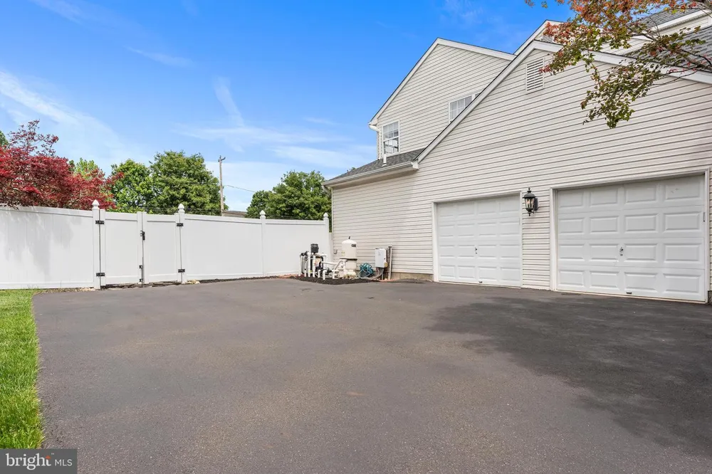 1368 JASPER DRIVE Ambler, PA 19002