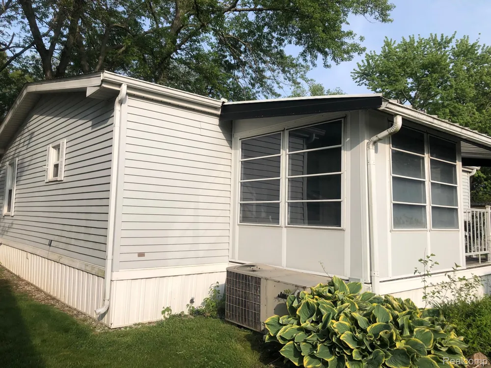 608 Holly Court Jonesville City, MI 49250