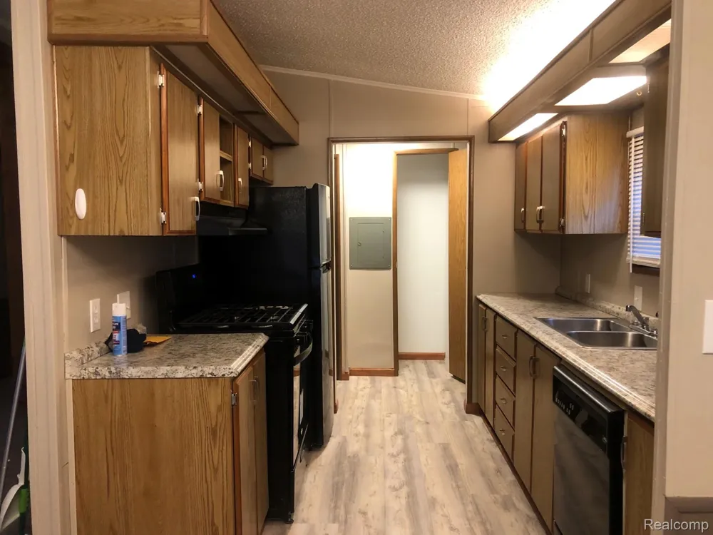608 Holly Court Jonesville City, MI 49250