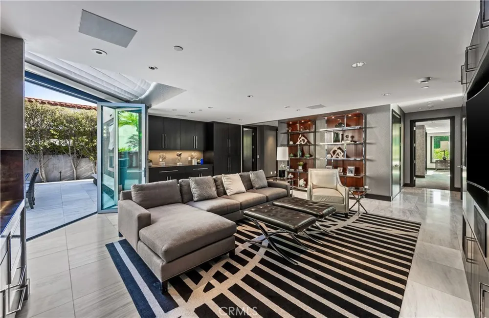 711 Gull Laguna Beach, CA 92651
