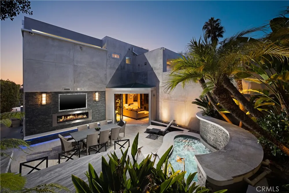 711 Gull Laguna Beach, CA 92651