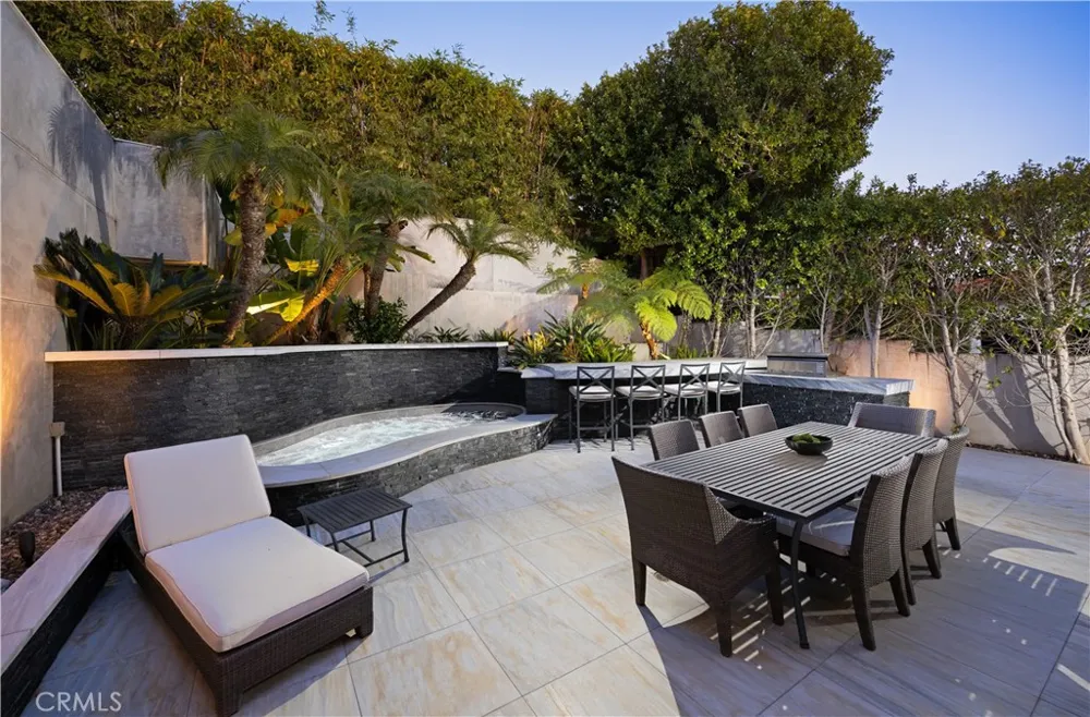 711 Gull Laguna Beach, CA 92651