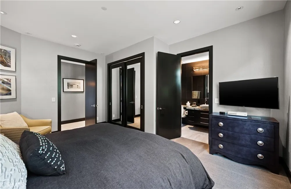 711 Gull Laguna Beach, CA 92651