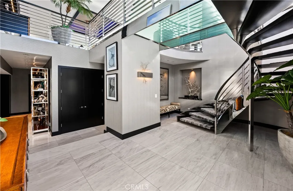 711 Gull Laguna Beach, CA 92651