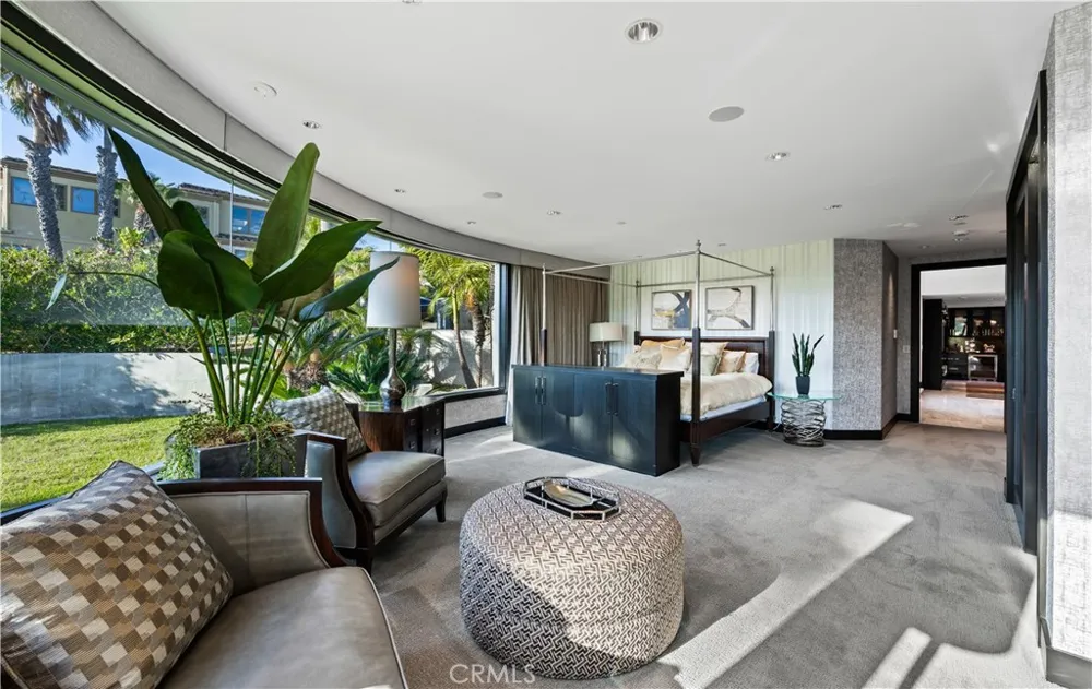 711 Gull Laguna Beach, CA 92651