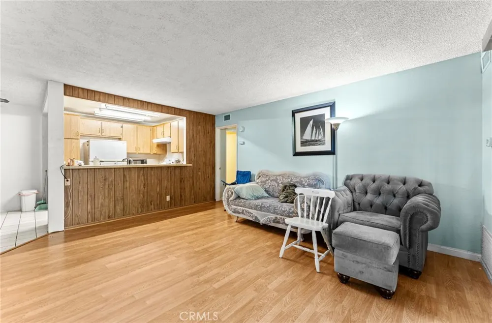 1130 E Alosta #B102 Azusa, CA 91702