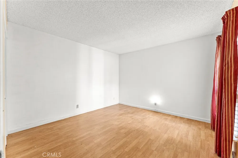1130 E Alosta #B102 Azusa, CA 91702