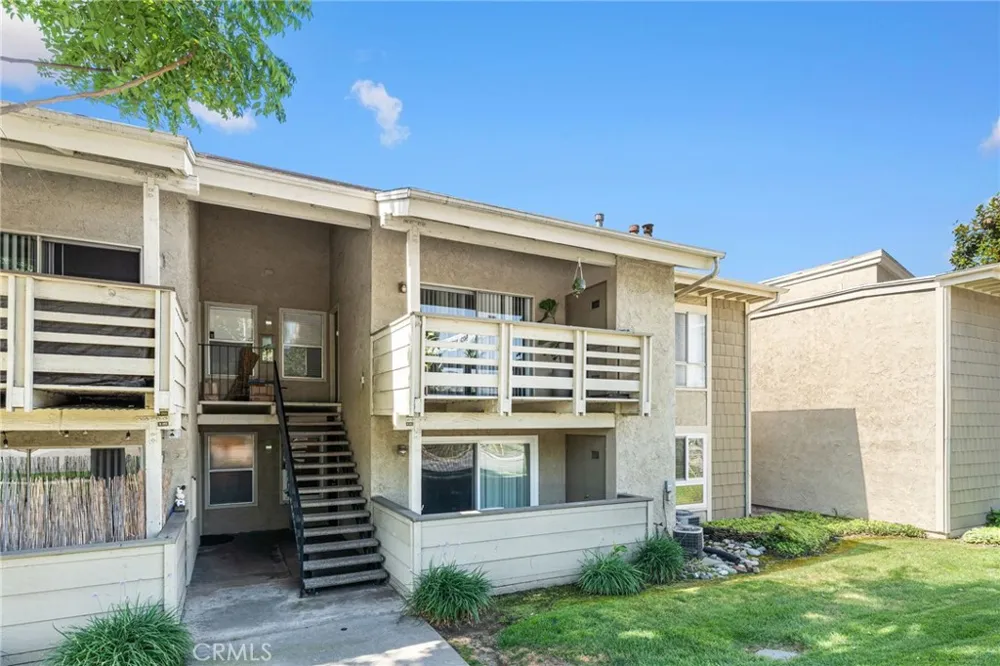 1130 E Alosta #B102 Azusa, CA 91702