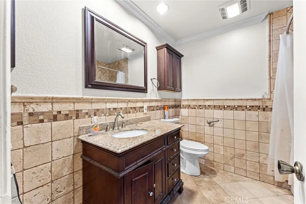 1130 E Alosta #B102 Azusa, CA 91702