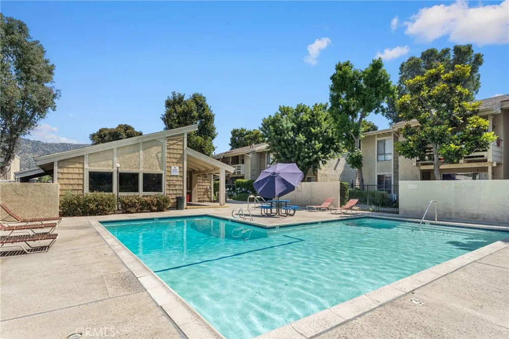 1130 E Alosta #B102 Azusa, CA 91702