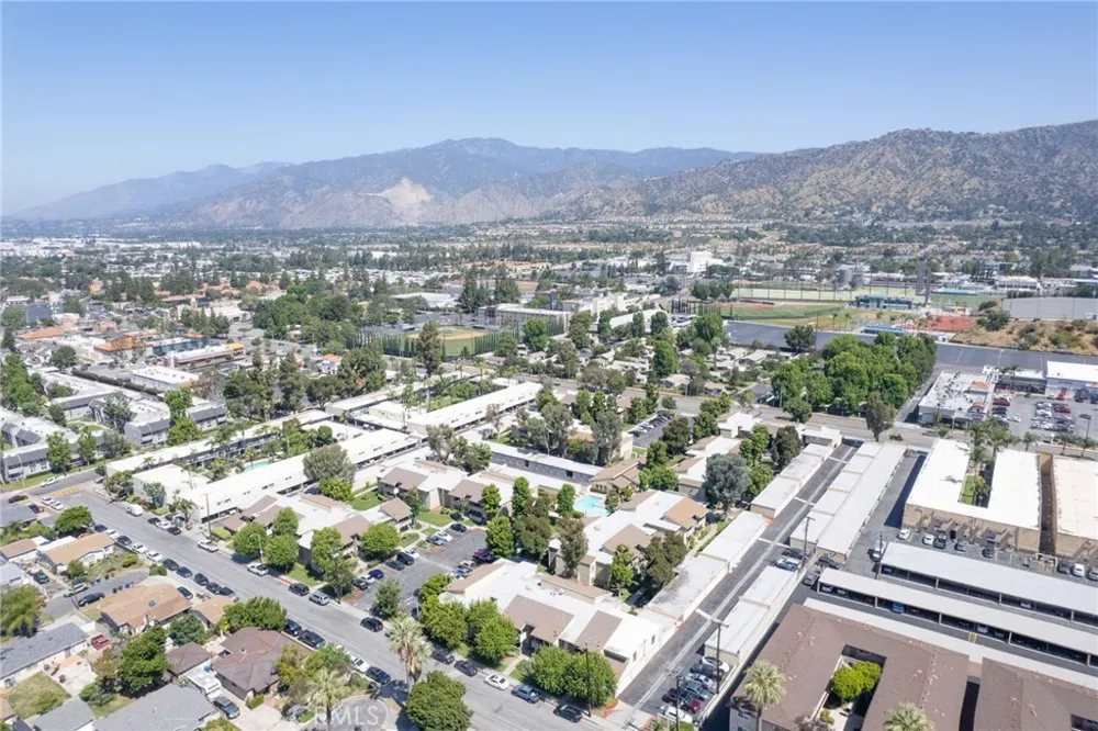 1130 E Alosta #B102 Azusa, CA 91702