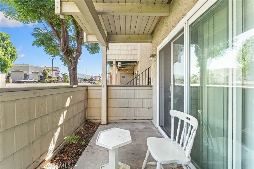1130 E Alosta #B102 Azusa, CA 91702