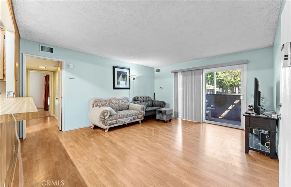 1130 E Alosta #B102 Azusa, CA 91702