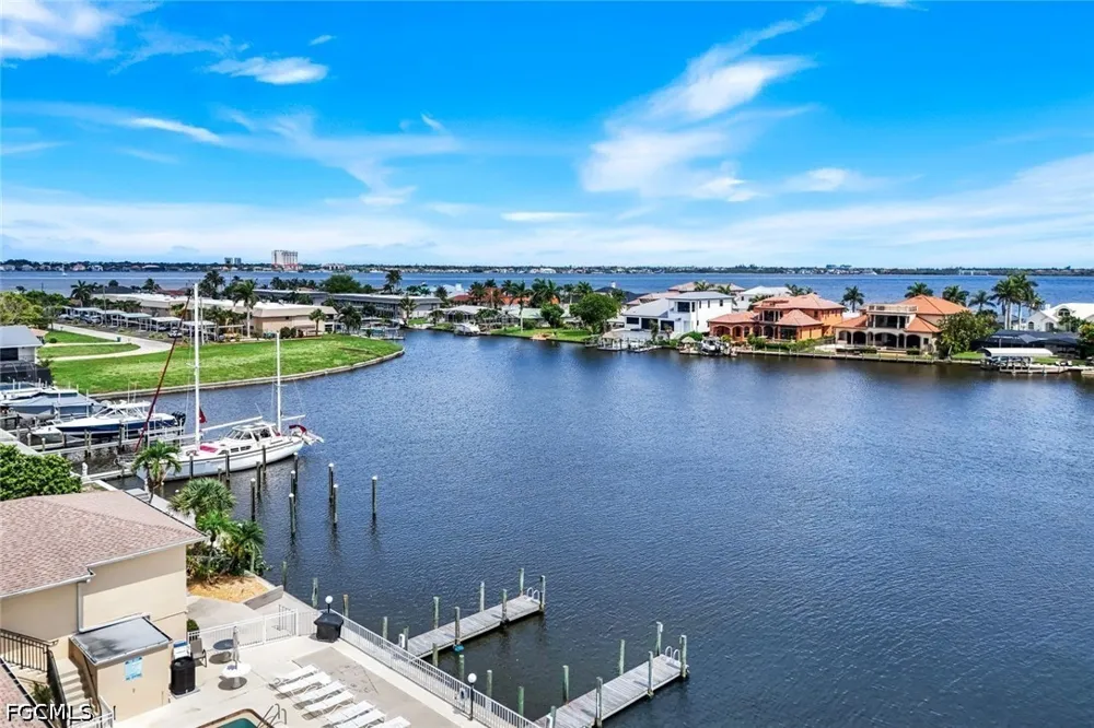 Bikini Court #103 Cape Coral, FL 33904