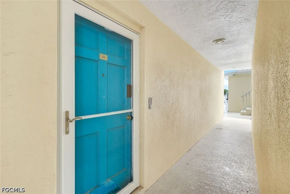 Bikini Court #103 Cape Coral, FL 33904