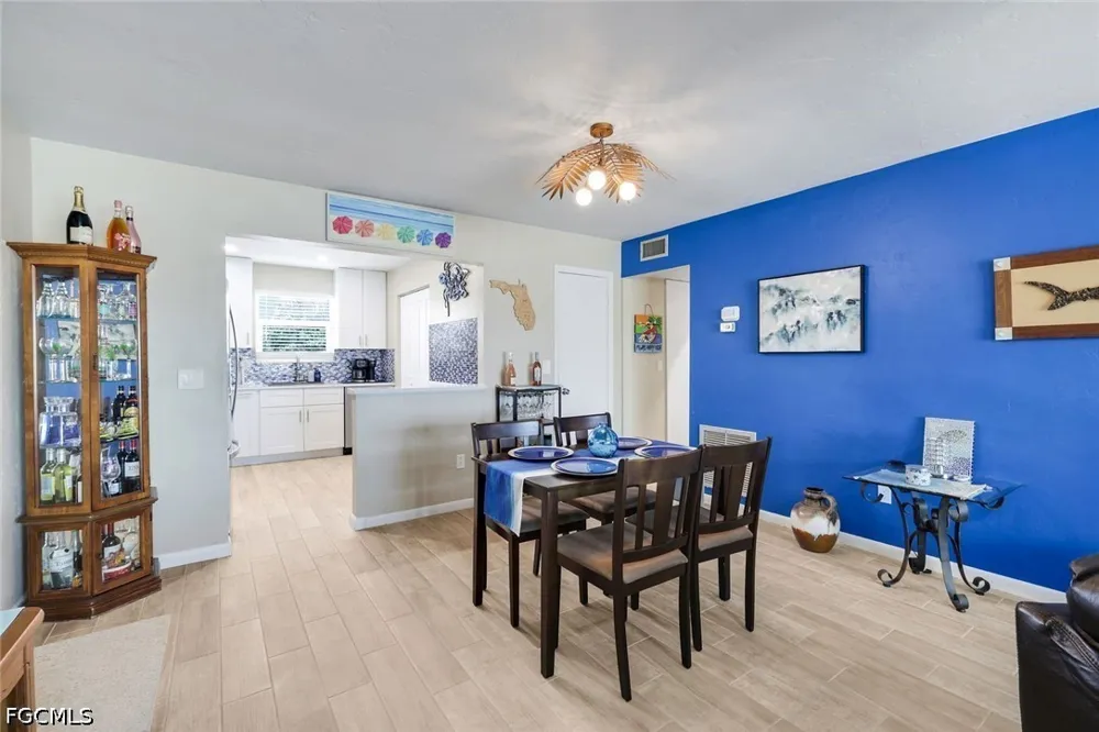 Bikini Court #103 Cape Coral, FL 33904