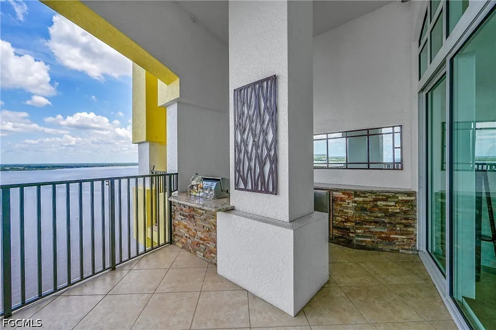 1st Street #2202 Fort Myers, FL 33916