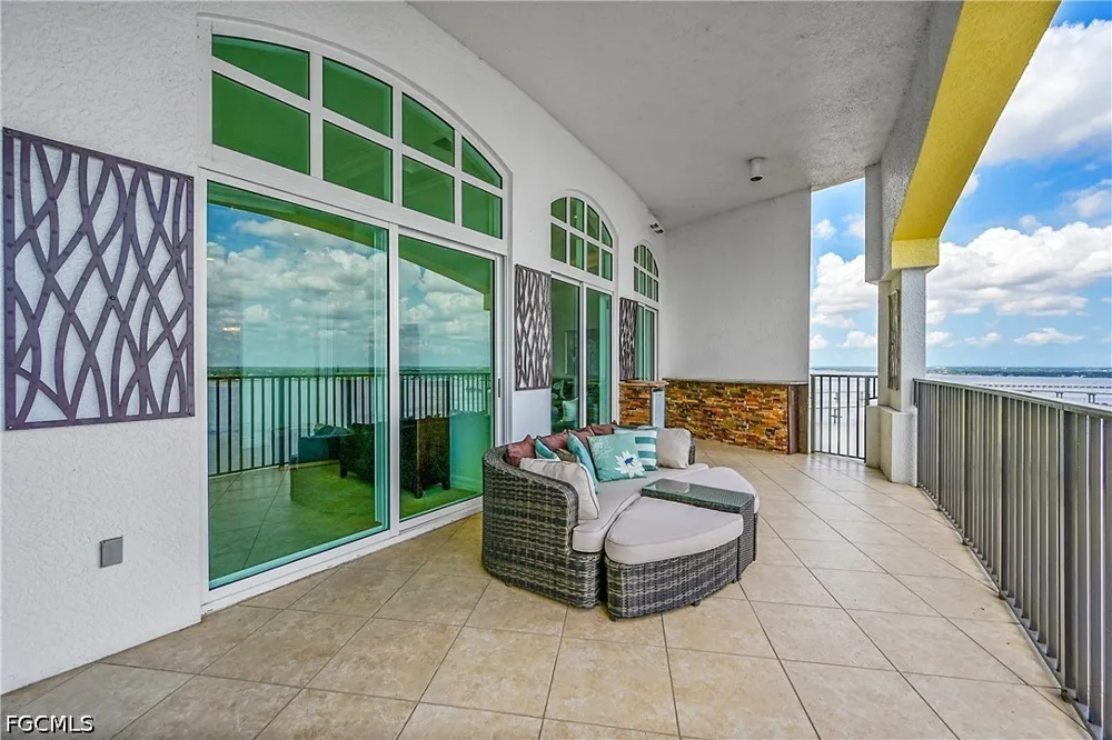 1st Street #2202 Fort Myers, FL 33916