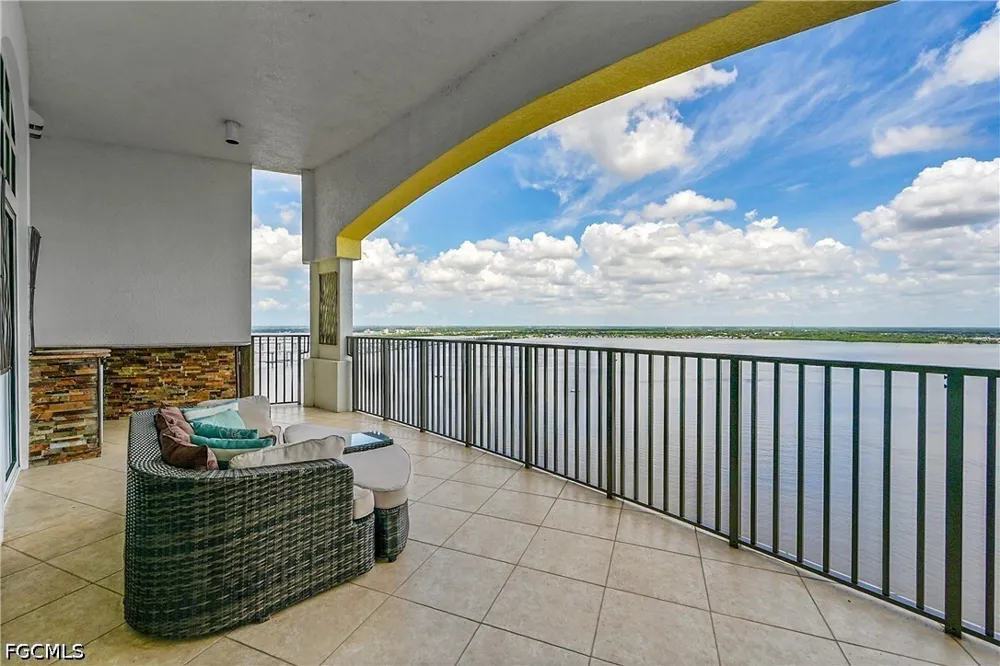 1st Street #2202 Fort Myers, FL 33916