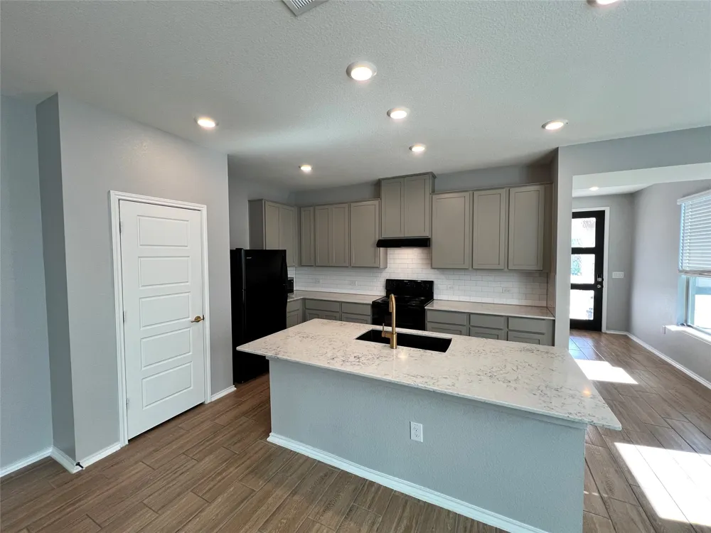 6516 Carriage Pines Drive Del Valle, TX 78617