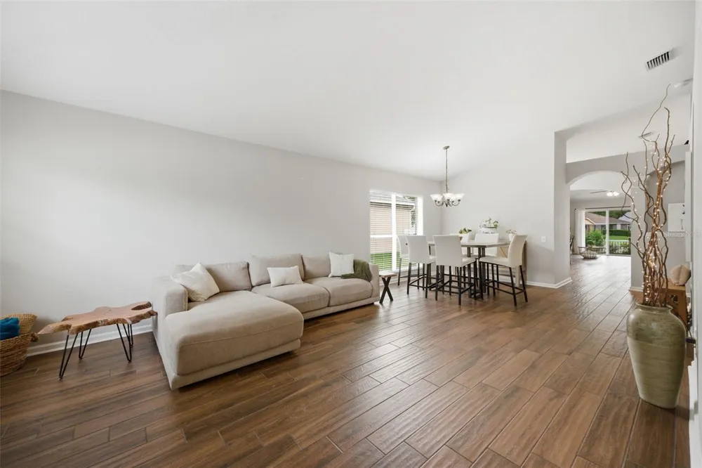 25114 LEXINGTON OAKS BOULEVARD Wesley Chapel, FL 33544