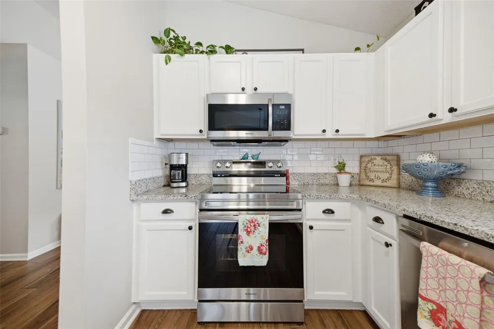 25114 LEXINGTON OAKS BOULEVARD Wesley Chapel, FL 33544
