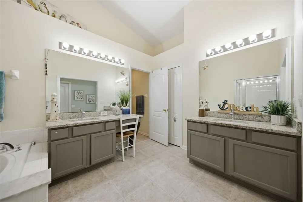 25114 LEXINGTON OAKS BOULEVARD Wesley Chapel, FL 33544