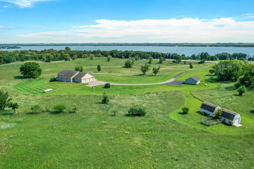 19800 Stephan Drive Starbuck, MN 56381