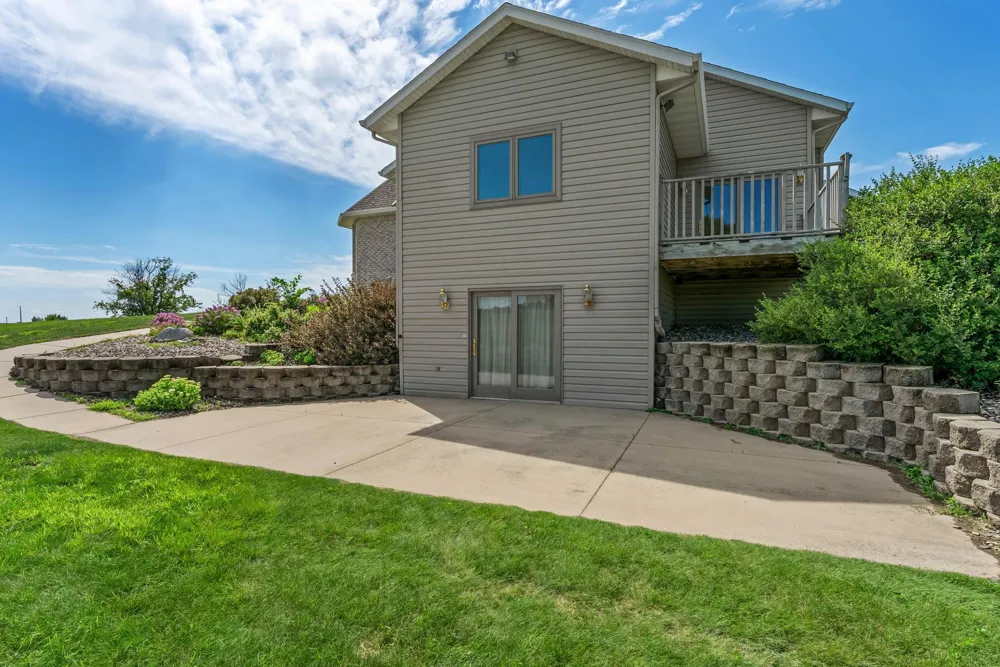 19800 Stephan Drive Starbuck, MN 56381