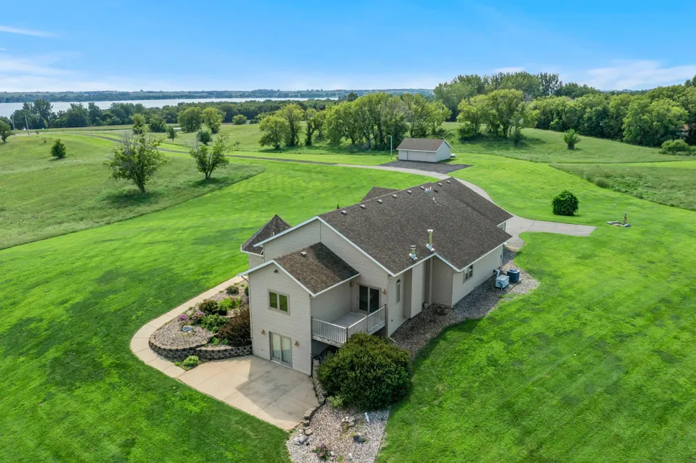 19800 Stephan Drive Starbuck, MN 56381