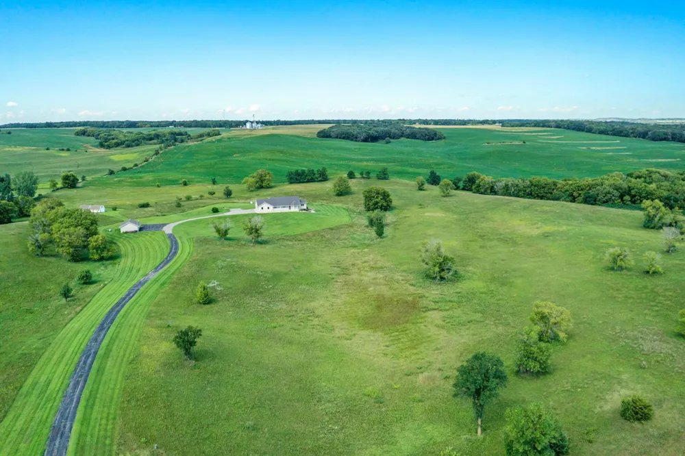 19800 Stephan Drive Starbuck, MN 56381