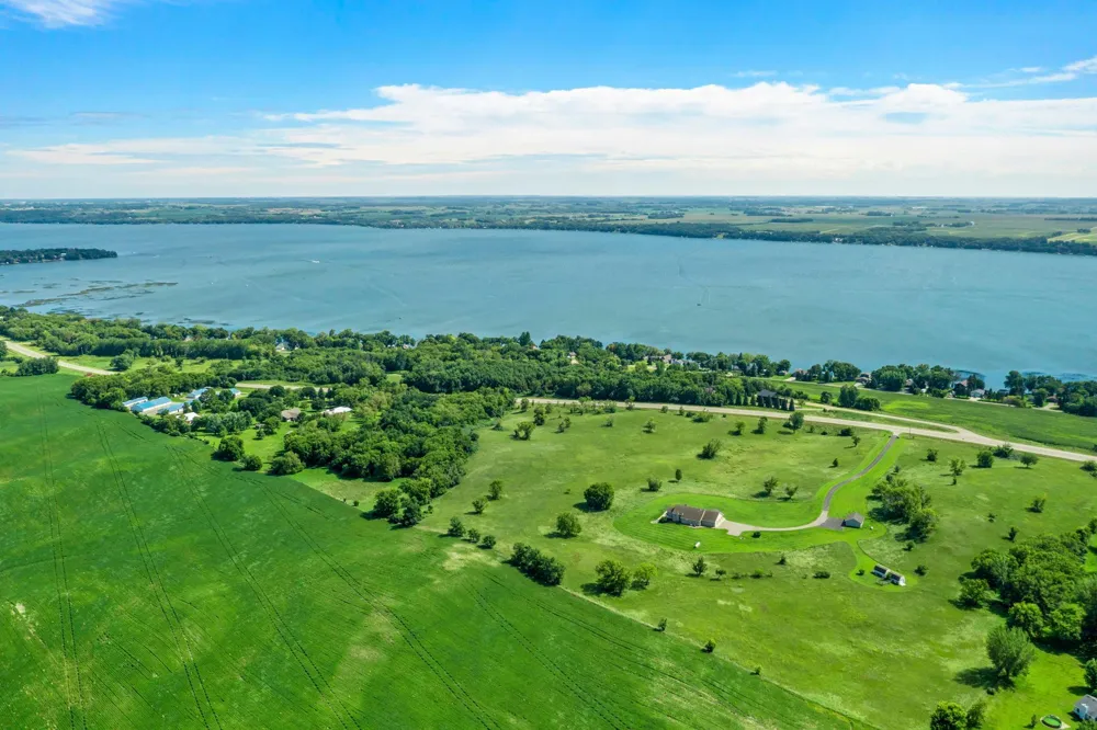 19800 Stephan Drive Starbuck, MN 56381