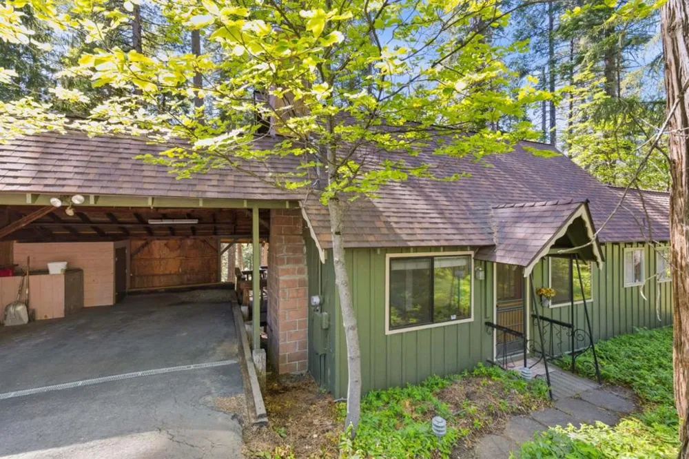 24748 Quartz Avenue Long Barn, CA 95335