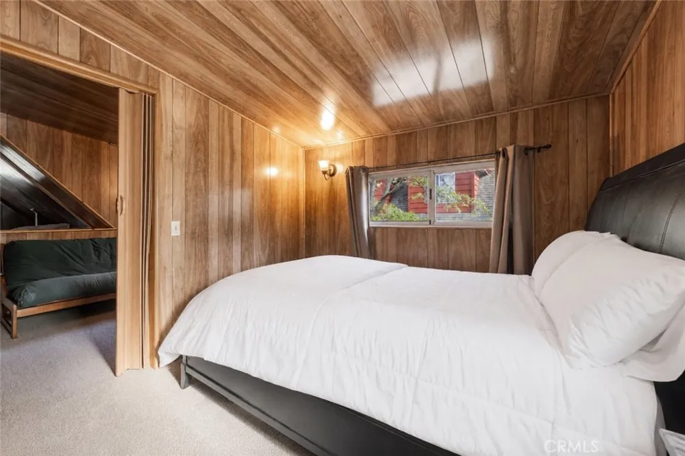 773 Sunset Sugarloaf, CA 92386