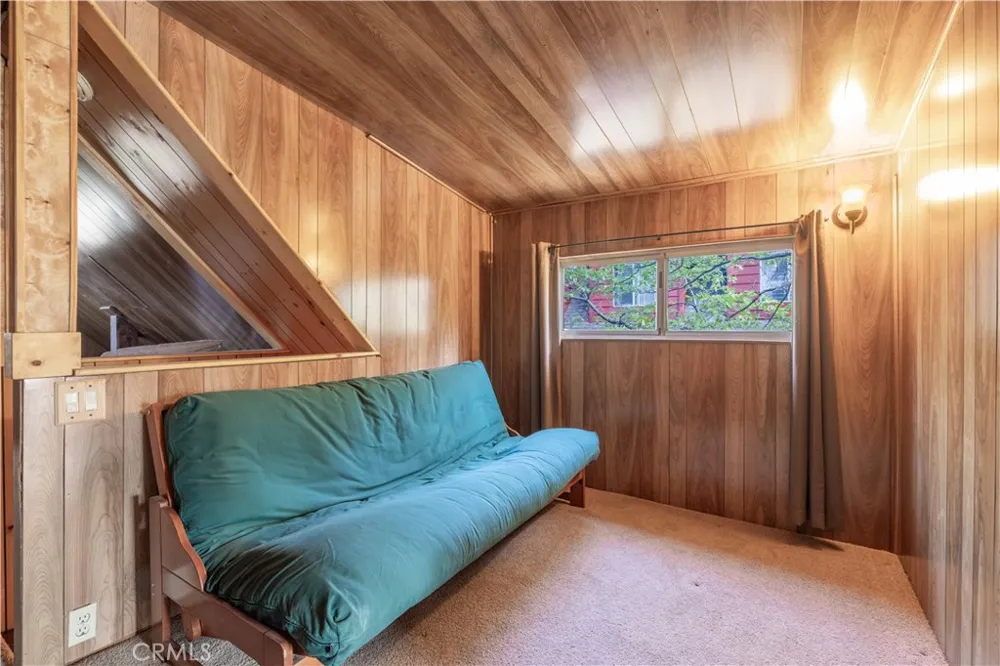 773 Sunset Sugarloaf, CA 92386