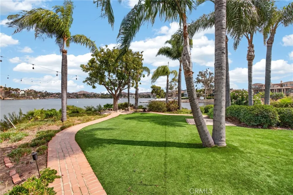 29392 Big Range Canyon Lake, CA 92587