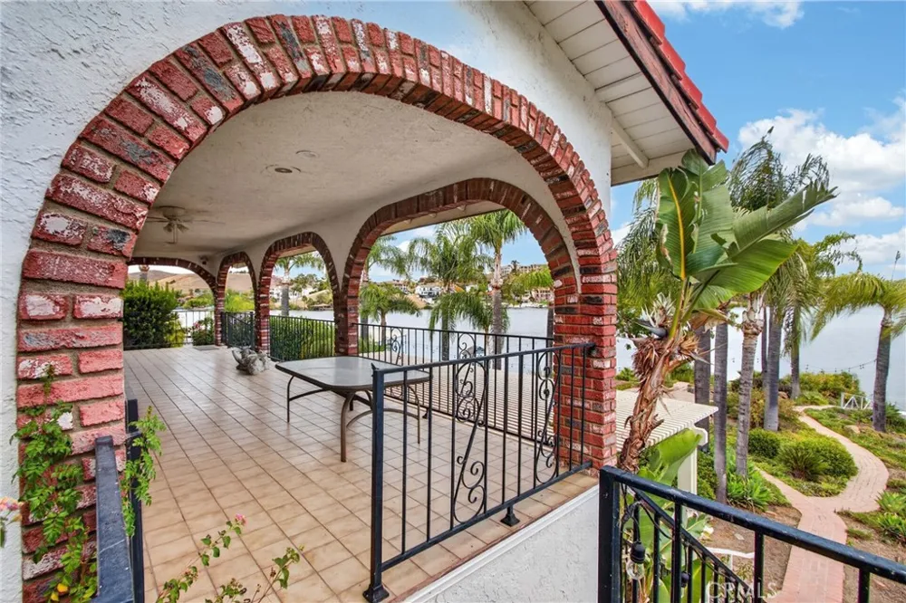 29392 Big Range Canyon Lake, CA 92587
