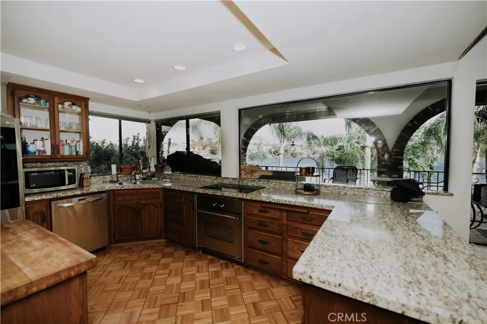 29392 Big Range Canyon Lake, CA 92587