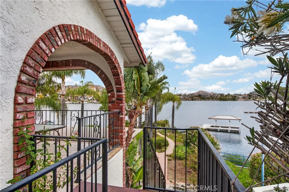 29392 Big Range Canyon Lake, CA 92587